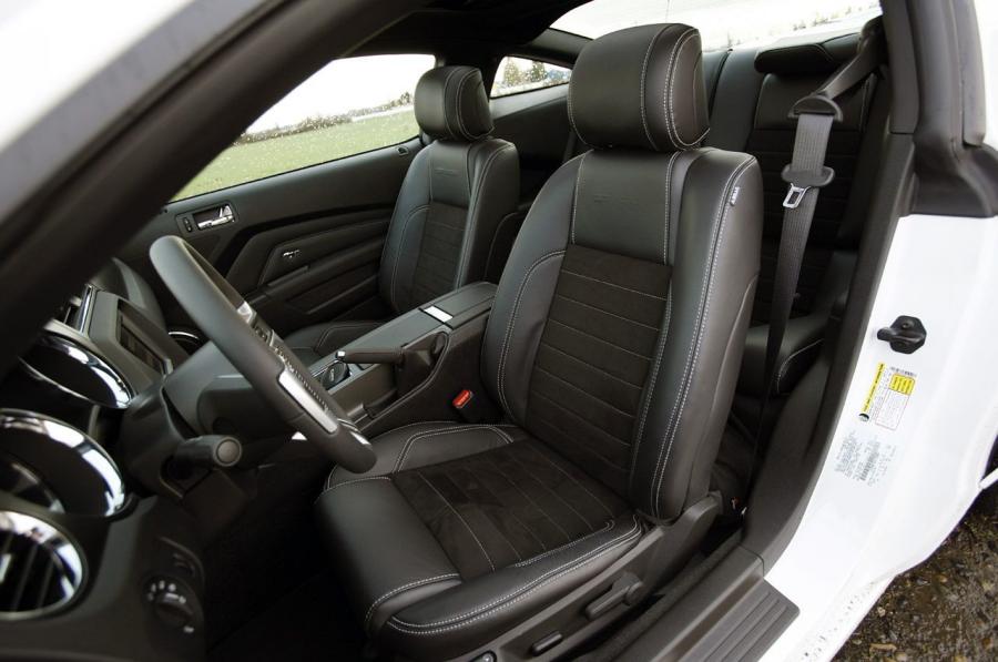 Ford Mustang GT 2013 года  (фото 49 из 58)